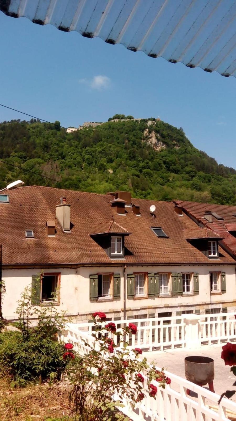 Appartement Tout Confort Vue Sur Les Forts Salins-les-Bains Esterno foto