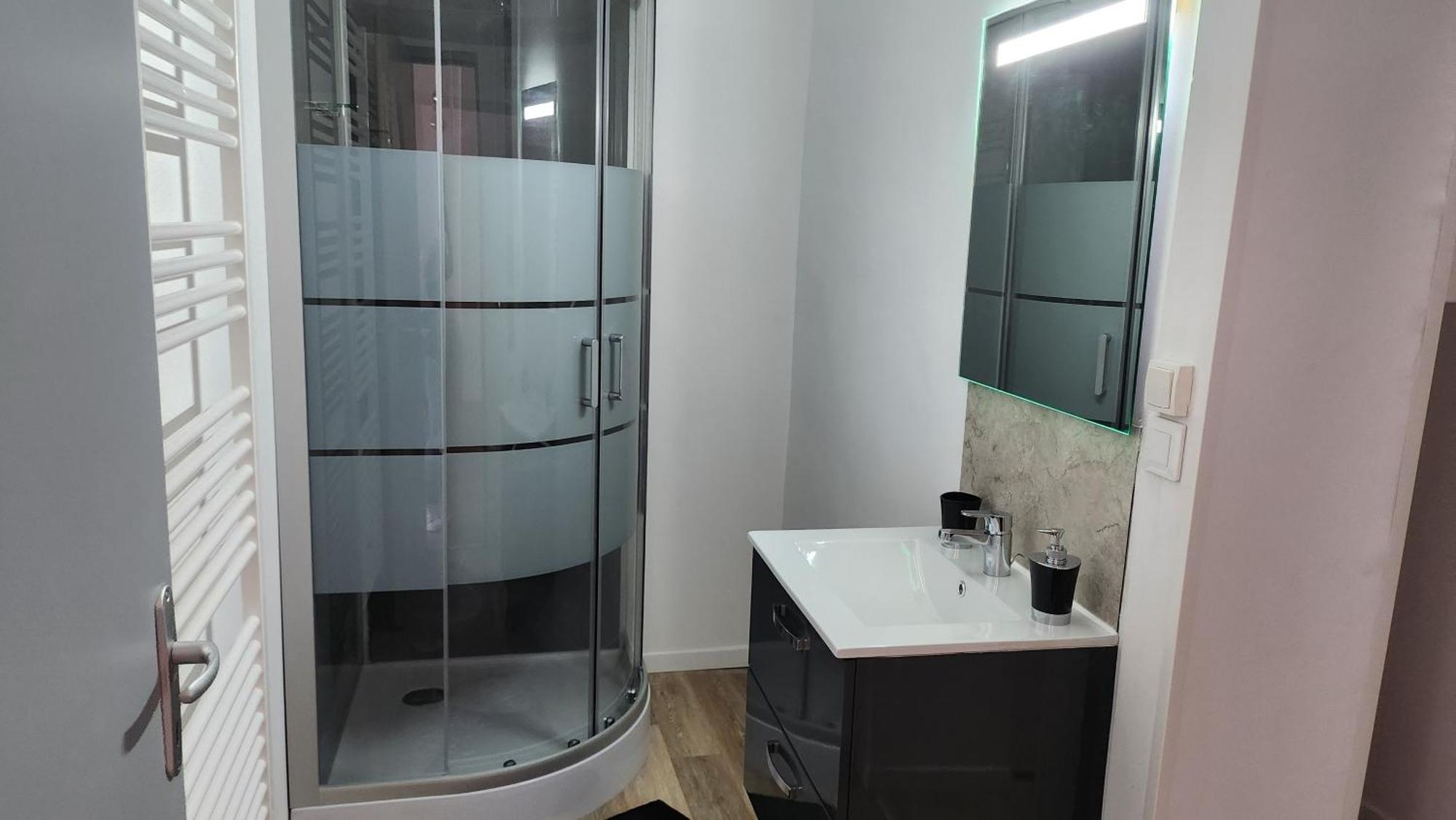 Appartement Tout Confort Vue Sur Les Forts Salins-les-Bains Esterno foto